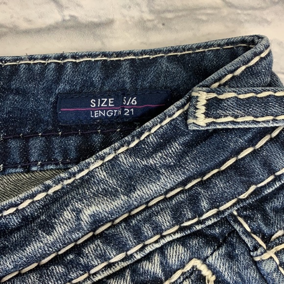 Vigoss The Chelsea Capri jeans. Size 5-6   Sequins & sparkle studs with stretch - Picture 8 of 12